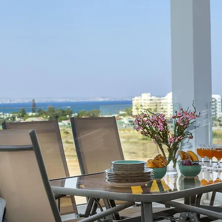 Majestic Sunset Salt Views 300m From Apartment Larnaca