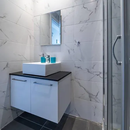 Majestic Sunset Salt Views 300m From Larnaca