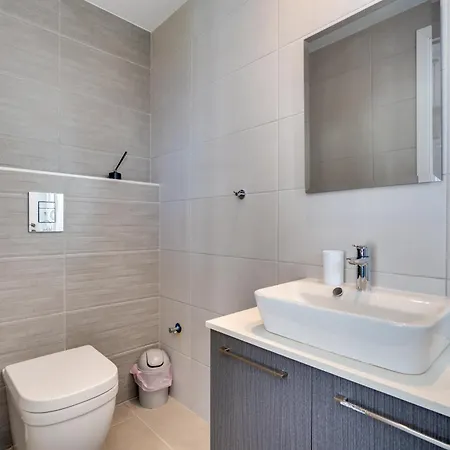 Majestic Sunset Salt Views 300m From Lárnaka