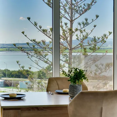 Majestic Sunset Salt Views 300m From * Larnaca