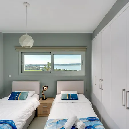 Majestic Sunset Salt Views 300m From Lárnaka