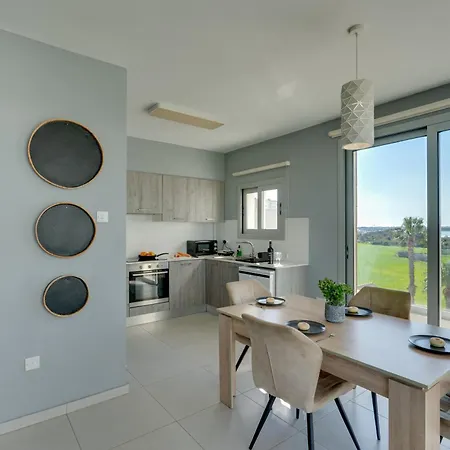 Majestic Sunset Salt Views 300m From * Lárnaka