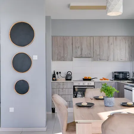 Majestic Sunset Salt Views 300m From Lárnaka