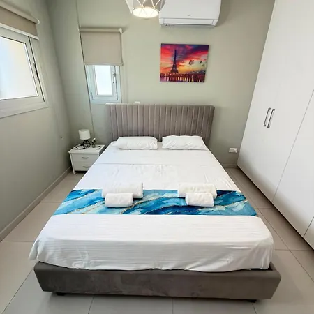 Apartament Majestic Sunset Salt Views 300m From Larnaca
