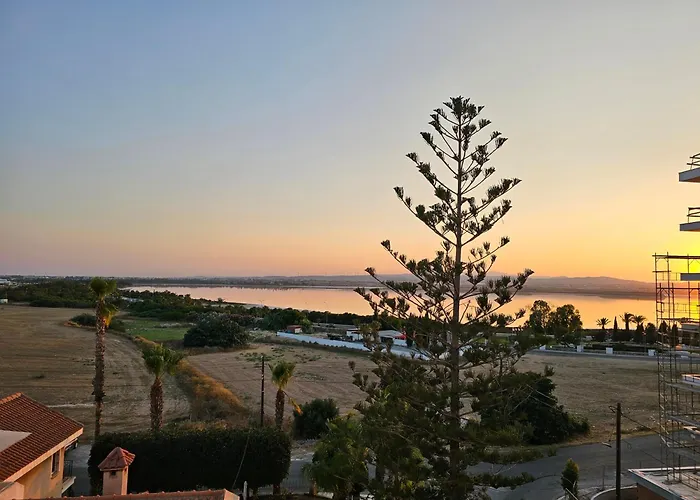 Majestic Sunset Salt Views 300m From * Larnaca