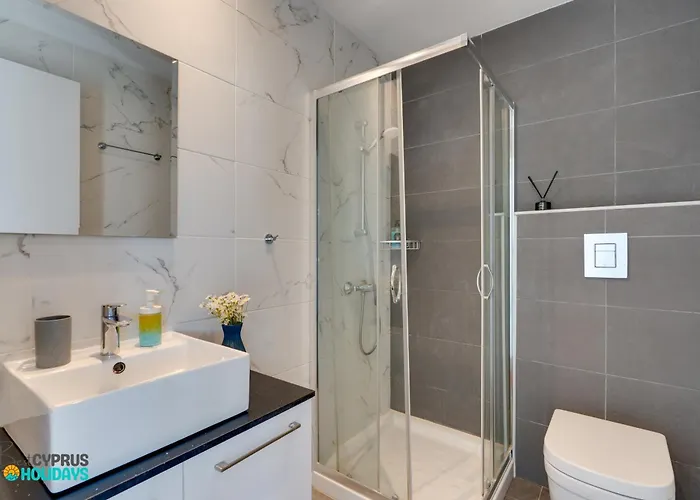 Majestic Sunset Salt Views 300m From * Larnaca