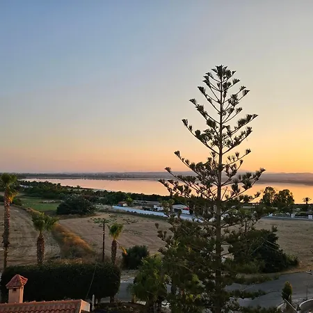 Majestic Sunset Salt Views 300m From * Λάρνακα