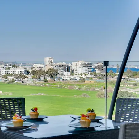 Majestic Sunset Salt Views 300m From * ラルナカ