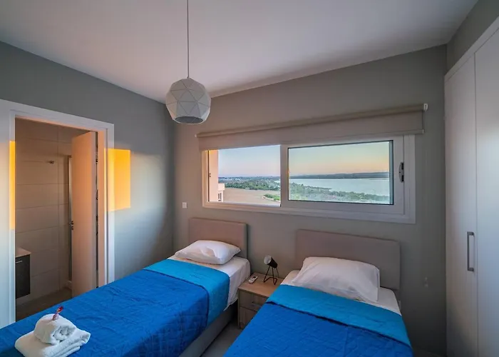 Majestic Sunset Salt Views 300m From アパート *