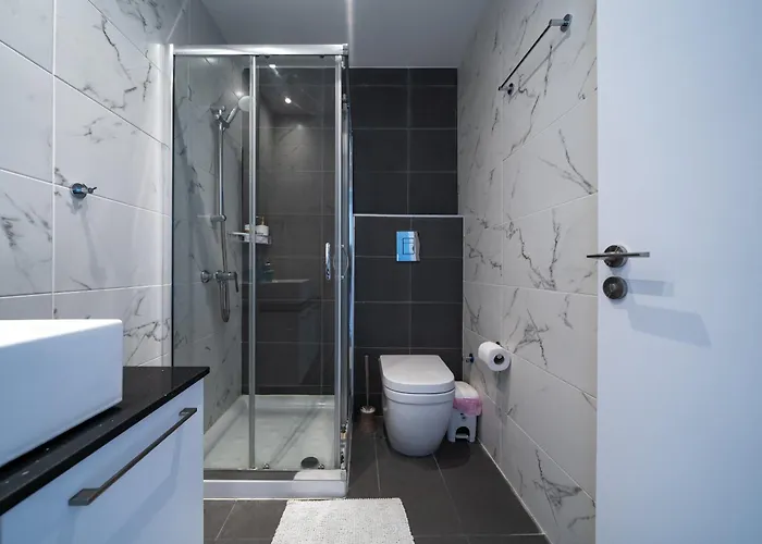 アパート Majestic Sunset Salt Views 300m From ラルナカ