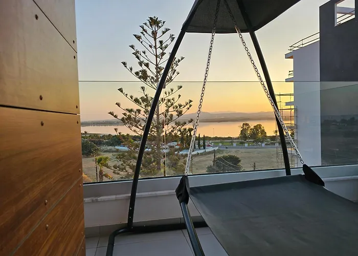 Majestic Sunset Salt Views 300m From アパート *