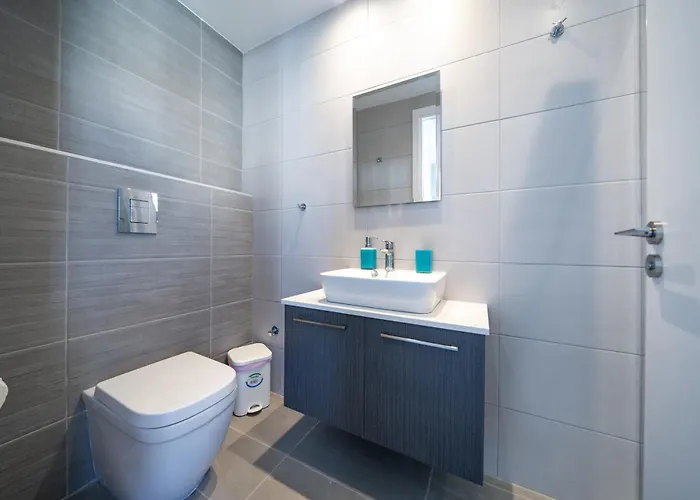 Majestic Sunset Salt Views 300m From アパート *