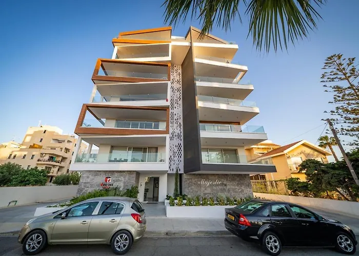 Majestic Sunset Salt Views 300m From アパート *