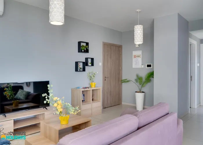 アパート Majestic Sunset Salt Views 300m From ラルナカ