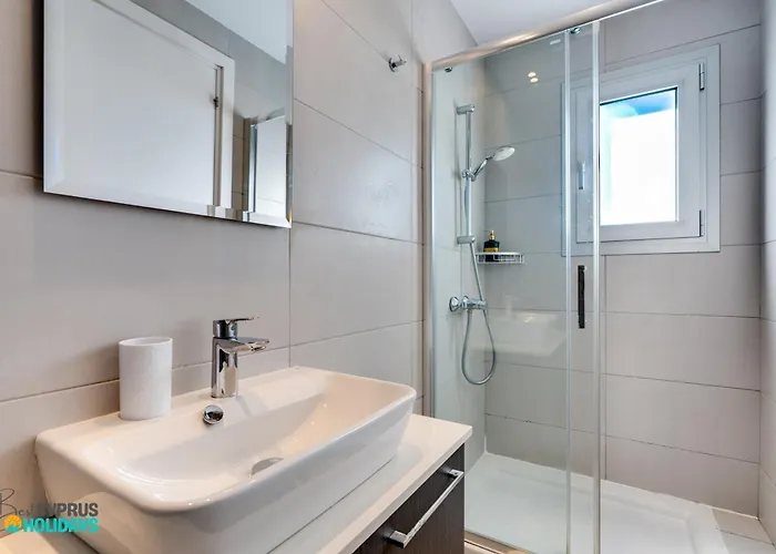 Majestic Sunset Salt Views 300m From アパート *